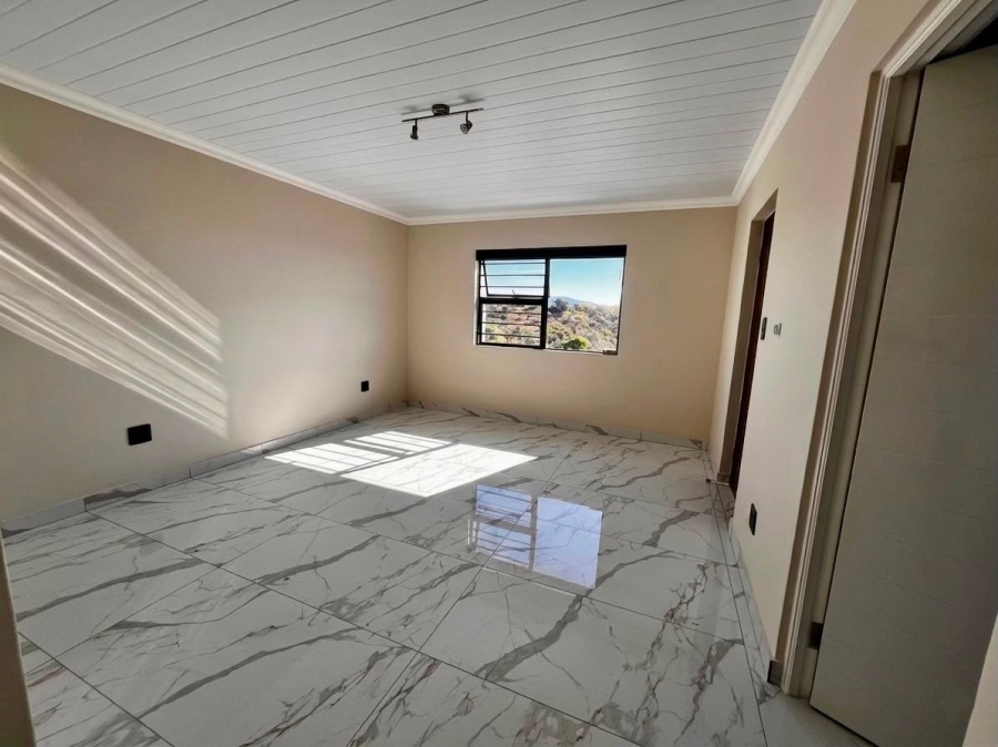 To Let 4 Bedroom Property for Rent in Cashan North West
